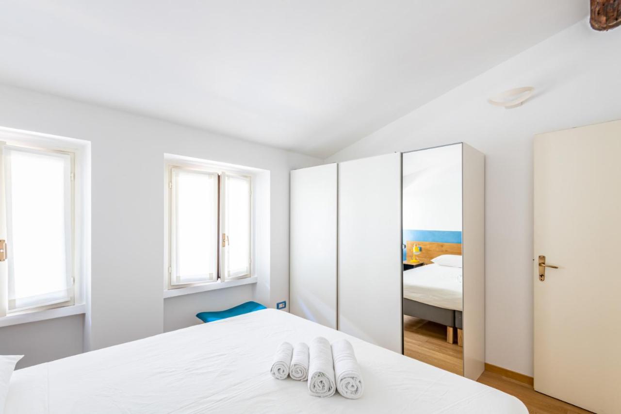 Easylife - Romantico Appartamento Sulla Darsena Milan Exterior photo