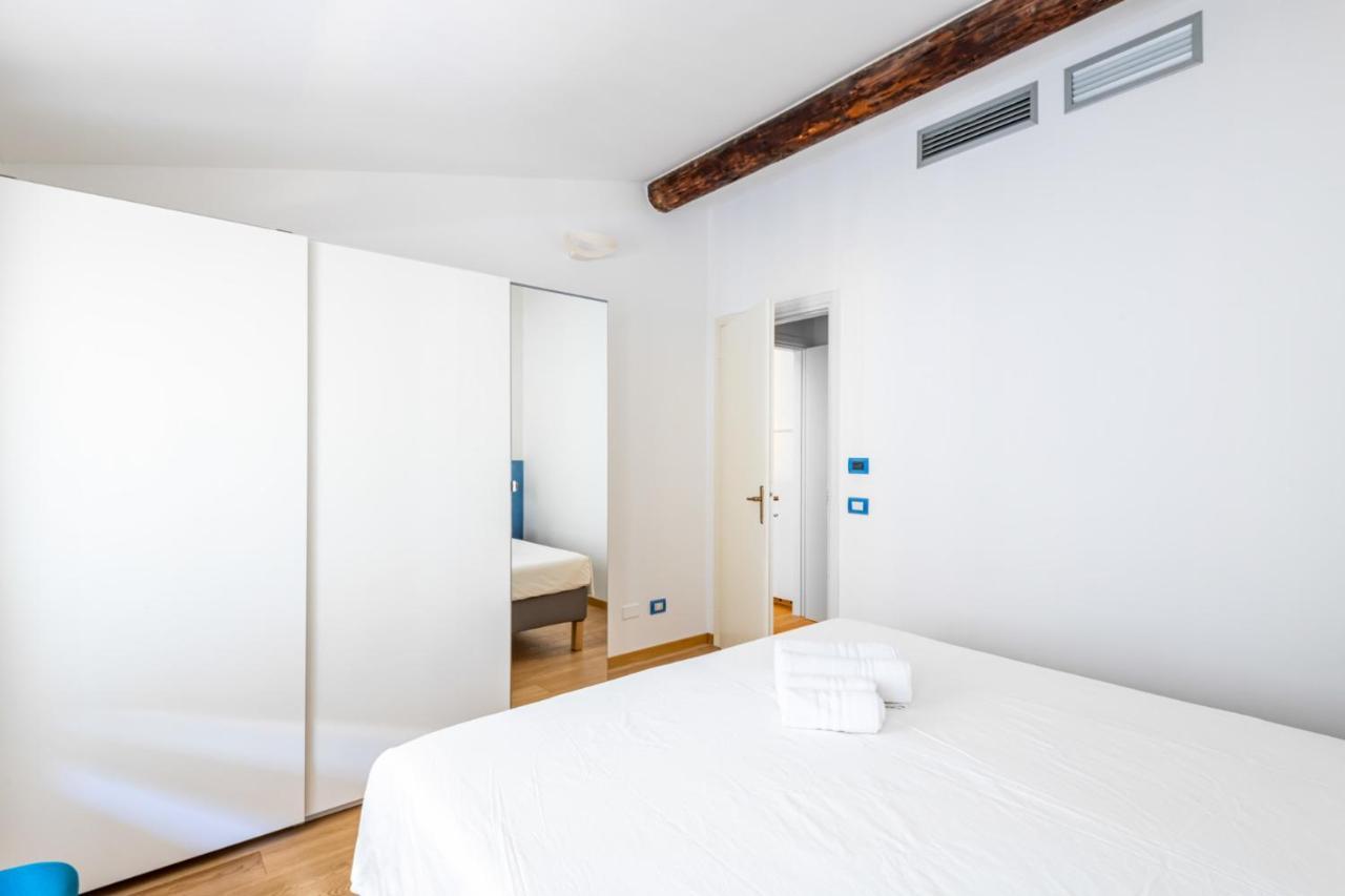 Easylife - Romantico Appartamento Sulla Darsena Milan Exterior photo